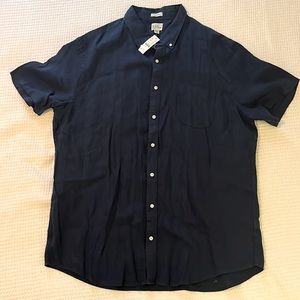 JCrew Men’s short sleeve 100%linen button down shirt.